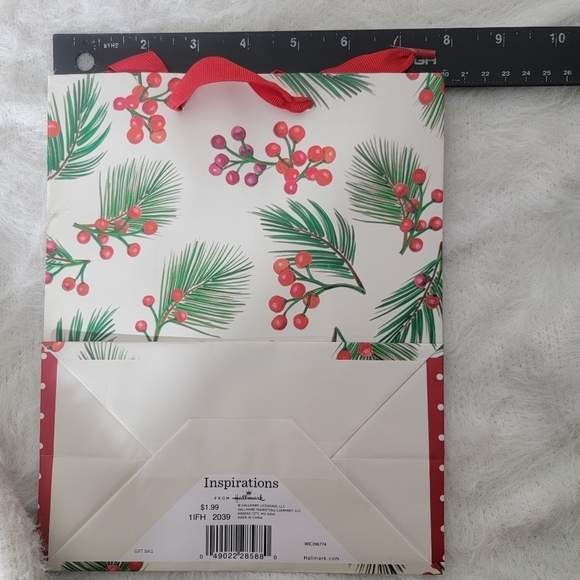 Hallmark Christmas Gift Bags 6 XS / 9 Small Tissue Paper Metallic String Holiday - Picture 5 of 10
